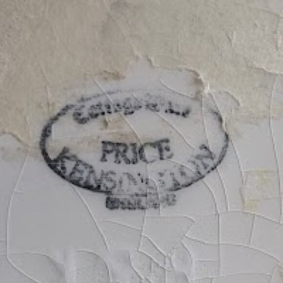 Ye Old Cottage Tea Pot - Picture 4 of 4